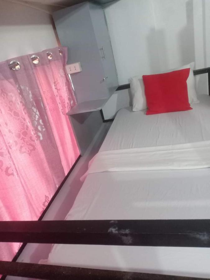 Lojed Sean Bed And Space Pasay Exteriör bild
